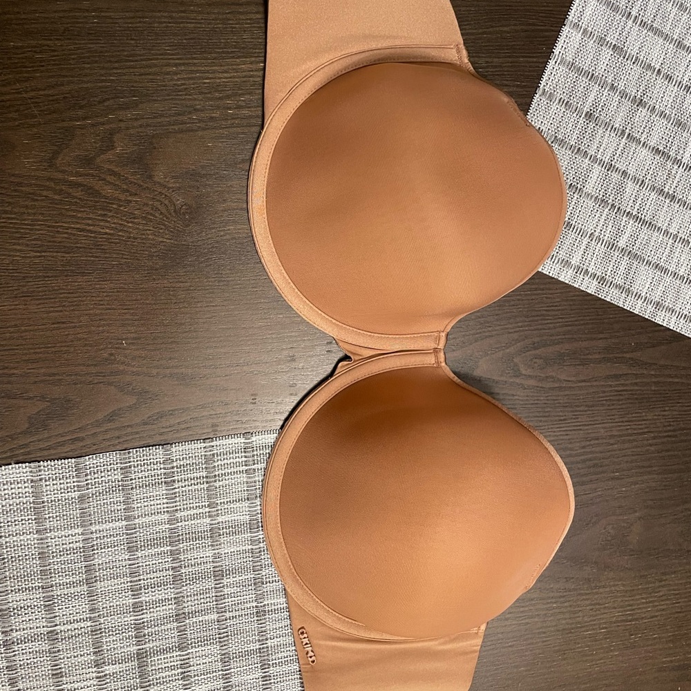 Skims weightless strapless bra